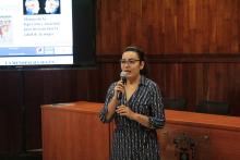 Dan conferencia sobre manejo de depresión y ansiedad en mujeres