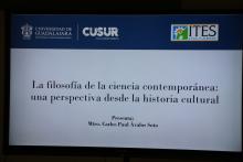 Imparten conferencia sobre filosofía de la ciencia en el CUSur