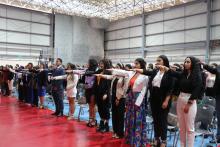 Entregan actas de titulación en el CUSur