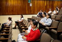 Médicos especialistas imparten conferencias sobre generalidades del cáncer y su prevención