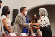 Reconocen a 29 jubilados del CUSur