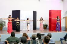 Presentan danza árabe y teatro como cierre de los talleres de formación integral del CUSur