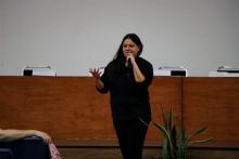 Conferencia Ética feminista y dilemas bioéticos al inicio de la vida