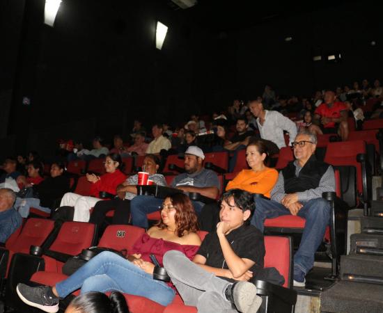 Estudiantes del CUSur presentan primera muestra documental "DOCUS AL CINE"