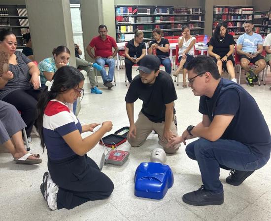 Servicios Académicos del CUSur recibe formación en atención de emergencias