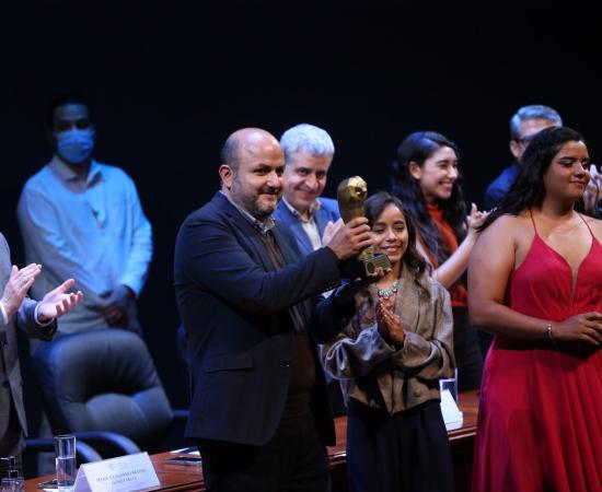 Reconocen a 39 deportistas de alto rendimiento de la UdeG