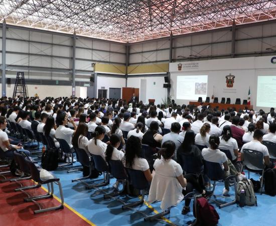 Expertos de la OPS comparten conocimiento en el cierre de las Jornadas de Medicina