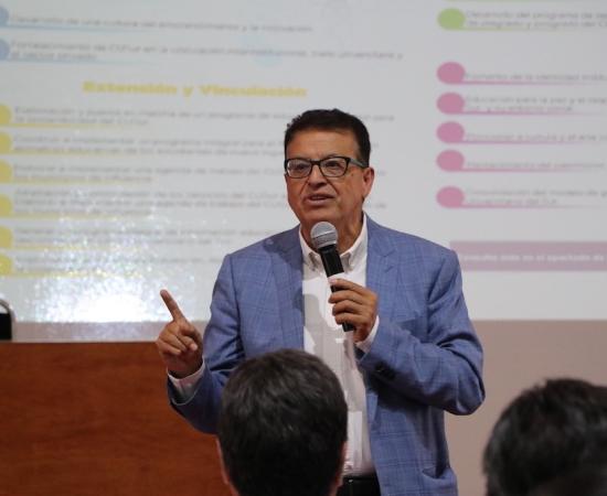 Rector del CUSur presenta Plan de Desarrollo del Centro a la comunidad universitaria