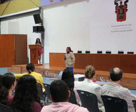 Los cuidadores de pacientes con cáncer de mama también deben recibir atención y apoyo psicológico