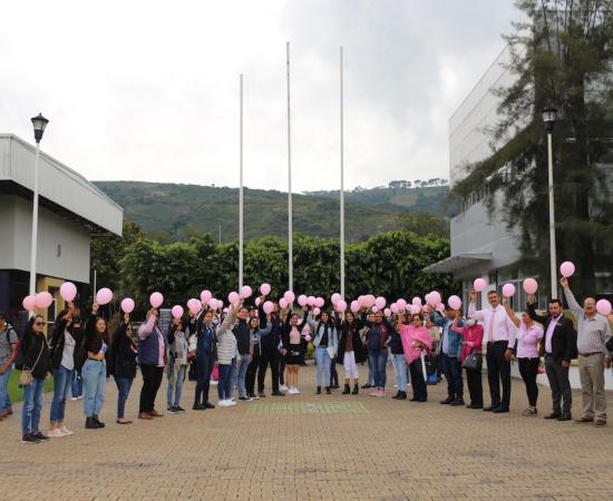 Los cuidadores de pacientes con cáncer de mama también deben recibir atención y apoyo psicológico