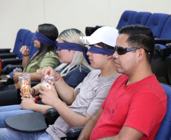 Concientizan sobre discapacidad visual en el CUSur