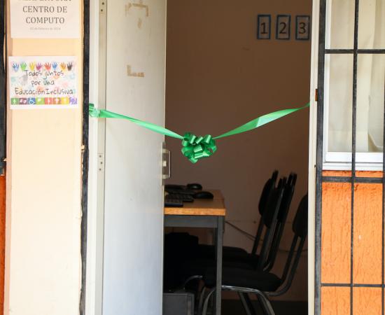 El CUSur entrega diez equipos renovados al CAM 23 de Ciudad Guzmán