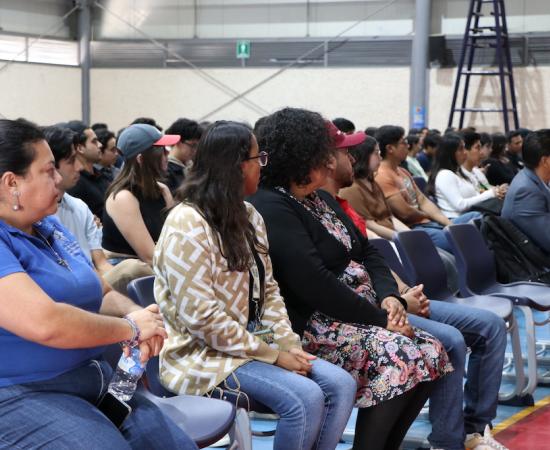 Se actualizan en ciencia durante la bienvenida de la División de Ciencias Exactas del CUSur