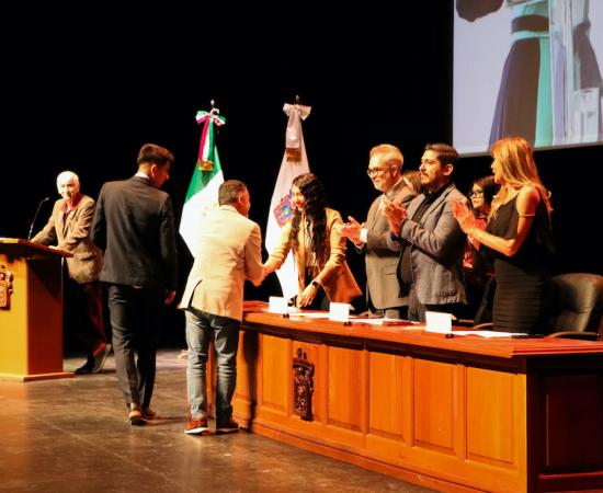 Atletas del CUSur reciben presea en la Segunda Gala del Deporte Universitario
