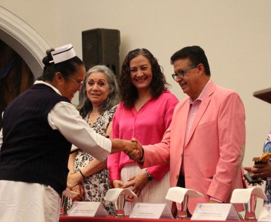 Reconocen a personal jubilado del CUSur