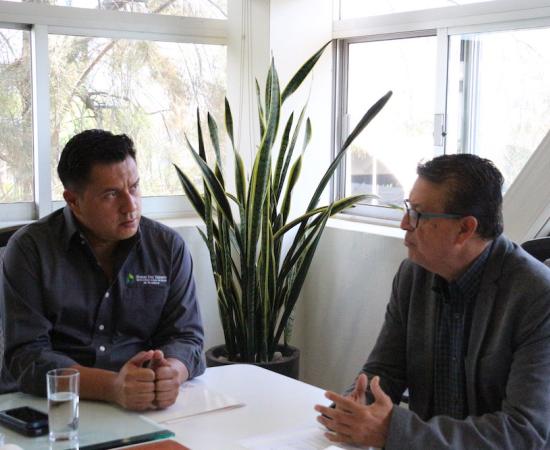 Entregan convenio de colaboración entre la UdeG y el SIMAR en el CUSur