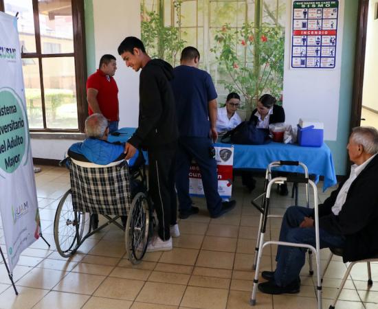 Éxito en la Primera Feria de Salud del SUAM CUSur en la Casa Hogar Vicentinas