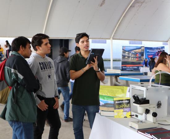 Alrededor de mil alumnos de nivel medio superior asisten a “Una mirada al CUSur”