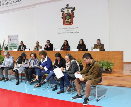 143 adultos mayores culminaron los talleres del ciclo escolar en el CUSur