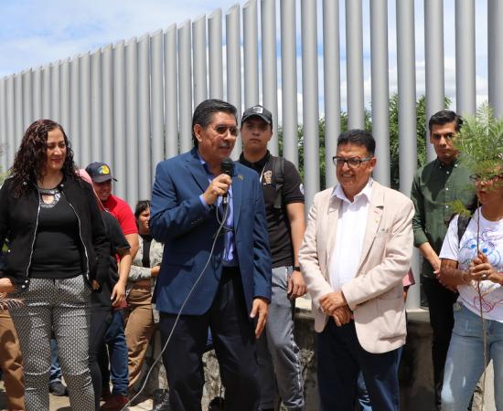 Plantan 55 árboles en la periferia del CUSur