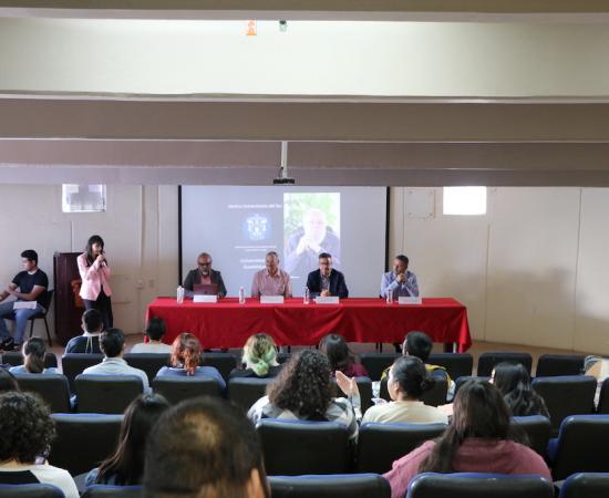 Conmemoran en el CUSur el natalicio del poeta Hugo Gutiérrez Vega