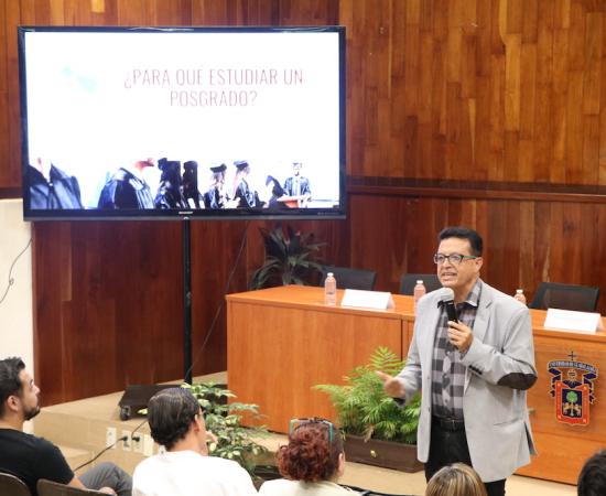 Con ponencias dan bienvenida a los posgrados del CUSur