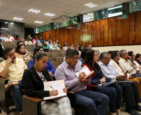 Personal del CUSur se capacita en protección de datos y transparencia
