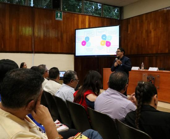 Personal del CUSur se capacita en protección de datos y transparencia