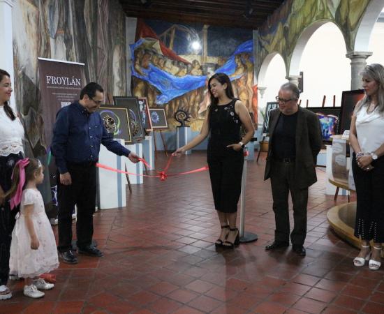 Inauguran exposición fotoescultórica de arte incluyente