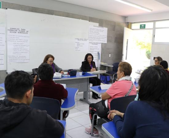 Concluye el taller “Tomando el control de tu salud”, dirigido a adultos mayores