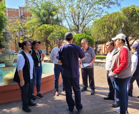 Brigada del CUSur apoya con vacunación antirrábica a municipio de Tonila
