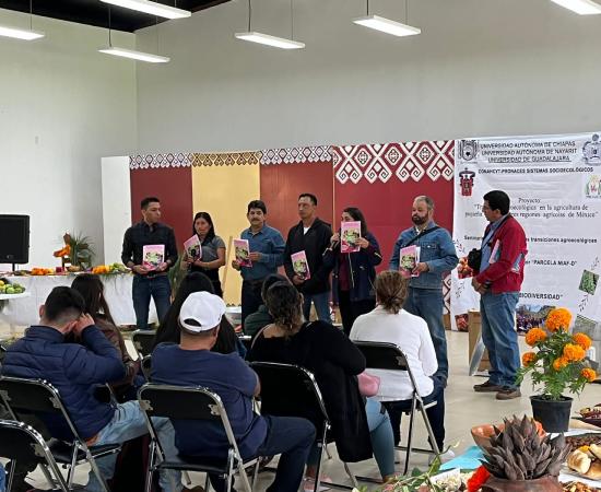Presentan la gaceta agroecológica Teocintle en Seminario en Chiapas