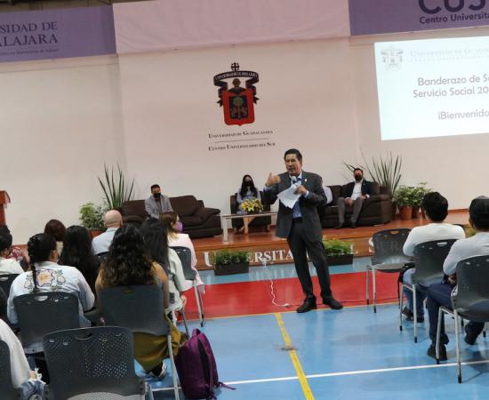 Estudiantes del CUSur inician el servicio social