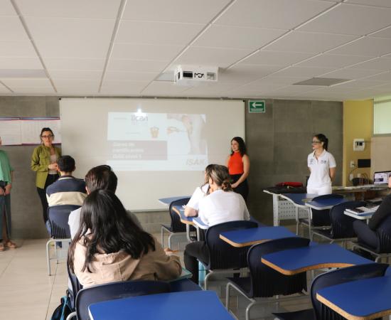Alumnos de nutrición se certifican con el curso ISAK