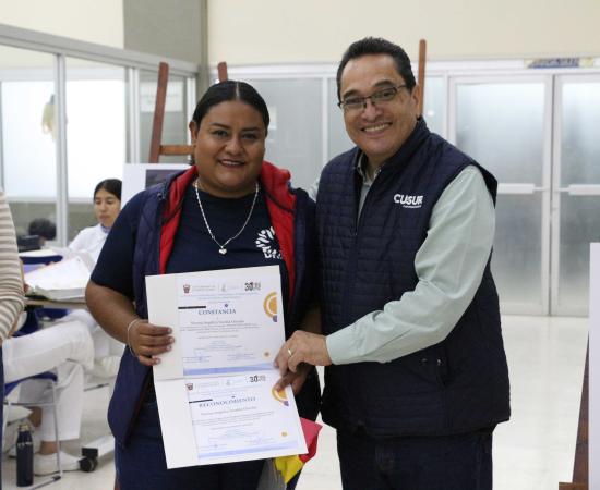 Premian a los ganadores del concurso “Huellas del CUSur 2024” en el 30 aniversario del CUSur