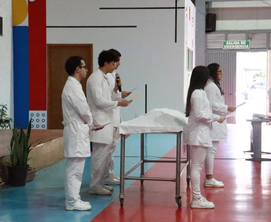 Ceremonias de Juramento e Imposición de Batas Blancas fortalecen la ética médica en estudiantes del CUSur