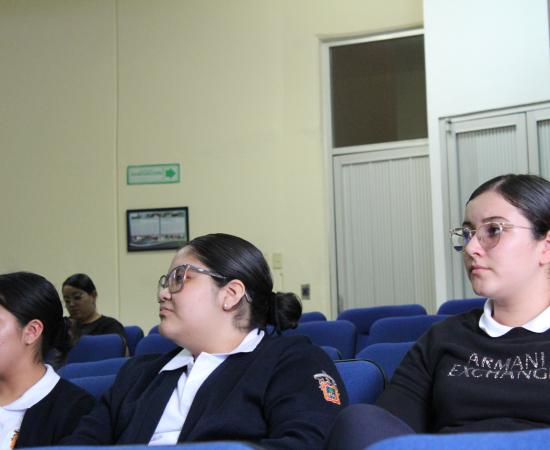 CUSur impulsa la salud mental con conferencia sobre bienestar emocional