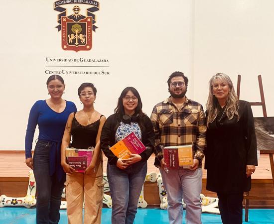 Gana el poema “Salvador” en el Panteón literario del CUSur