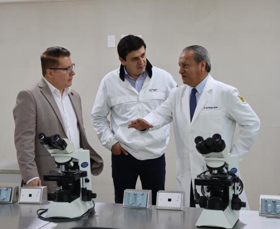 CUSur renueva laboratorios de salud con inversión superior a los 20 millones de pesos