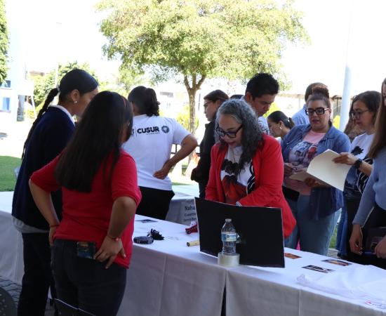 Academia de Estudios Lingüísticos conmemora el Día Internacional de la Lengua Materna en el CUSur