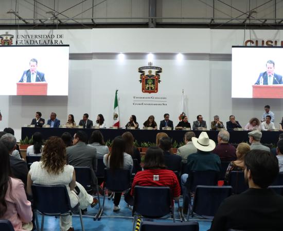 Primer informe del Dr. Dante Haro destaca crecimiento, inversión y visión de futuro en CUSur