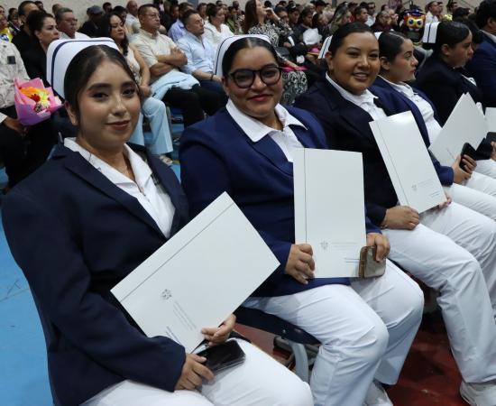 172 egresadas y egresados de Ciencias de la Salud reciben su acta de titulación en el CUSur
