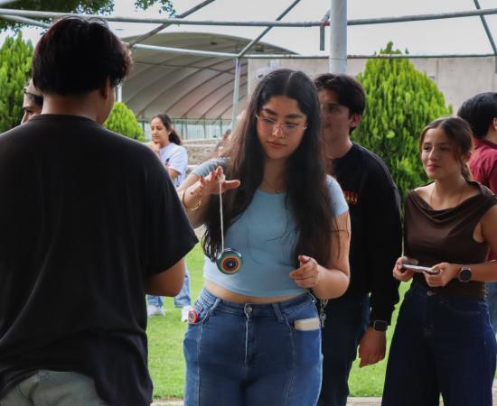Juegos tradicionales fortalecen la convivencia y la cultura de paz en el CUSur