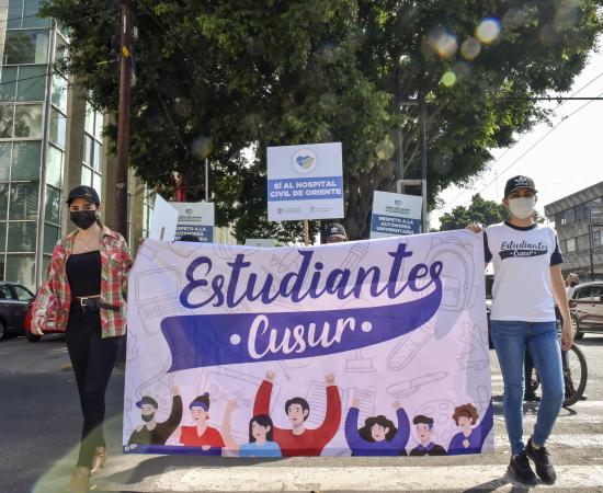 Entrega del CUSur de cartas firmadas a Casa Jalisco