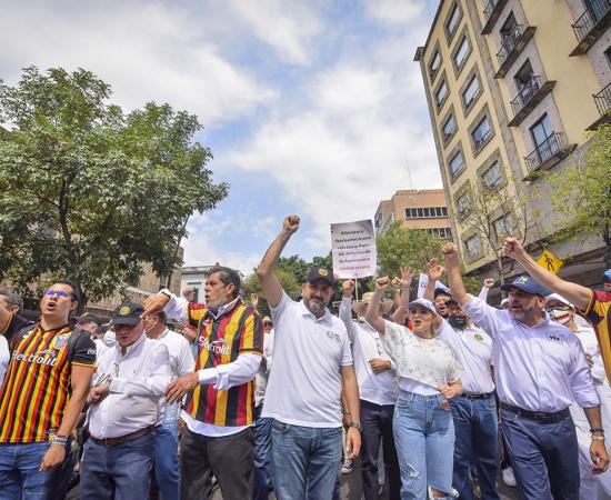 CUSur en la mega marcha UdeG por presupuesto digno y autonomía universitaria