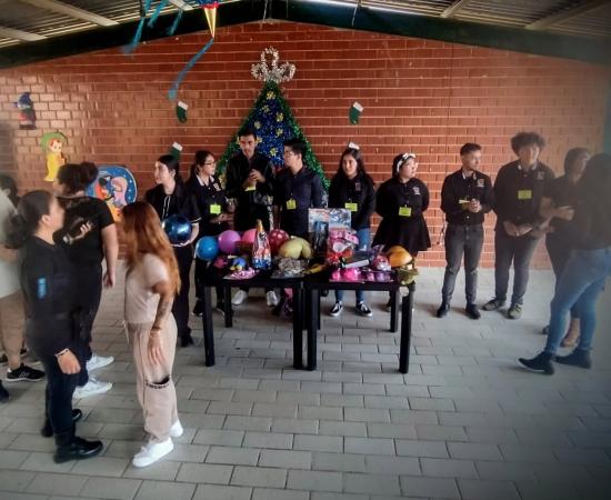 Entrega de juguetes XXII Kilómetro del juguete