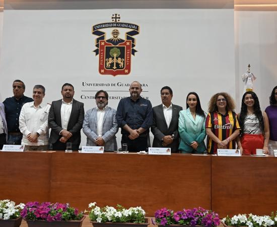 El Rector Salazar Estrada destacó logros en Docencia e Investigación en su Segundo Informe de Actividades	