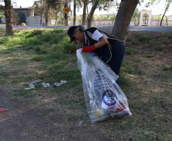 CUSur participa en 'Limpiemos Zapotlán' y recolecta un 41.57% menos en 2024