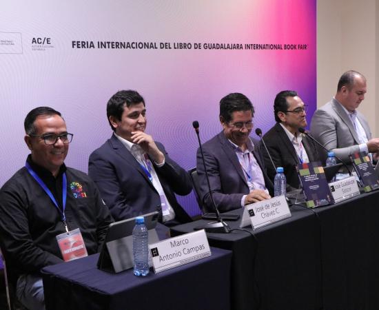 Presentan en la FIL 2024 una obra que transforma la visión de los derechos humanos y el desarrollo social