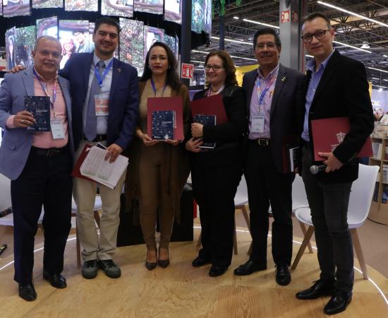CUSur presenta en la FIL su obra 'Innovaciones Transdisciplinares' sobre tecnología y naturaleza